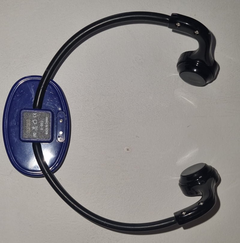 Pack de 10 casques de natation à conduction osseuse H902 et talkie-walkie  Bluetooth H800 - 27 degrés